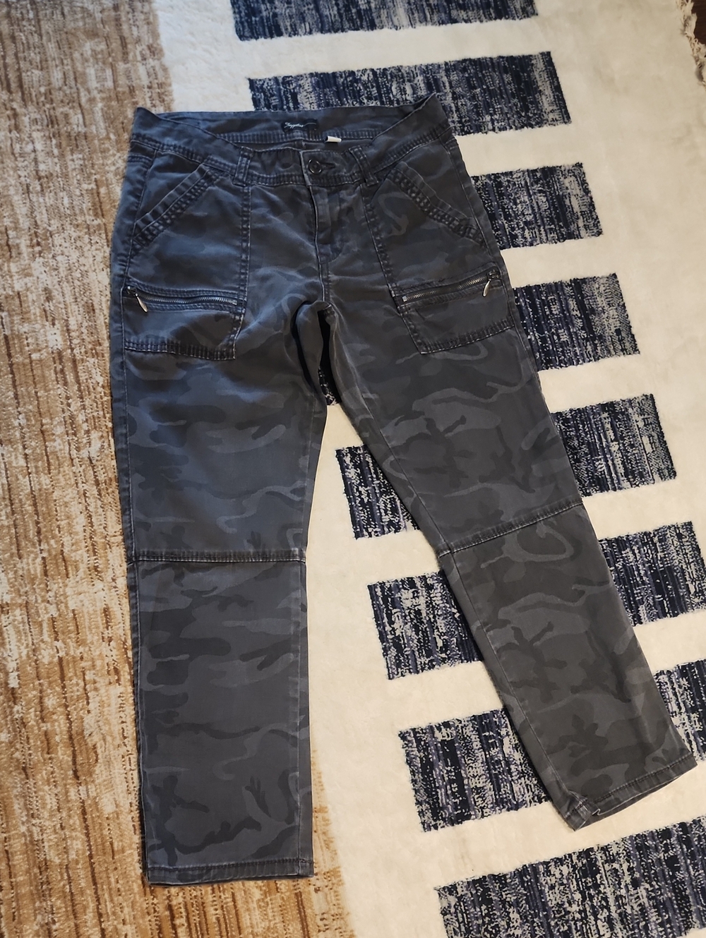 Women's Supplies 6 Gray Camo Utility Jeans